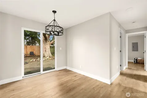 1402 N 136th Street Seattle WA 98133