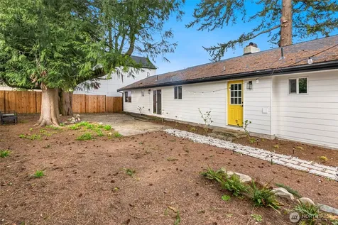 1402 N 136th Street Seattle WA 98133