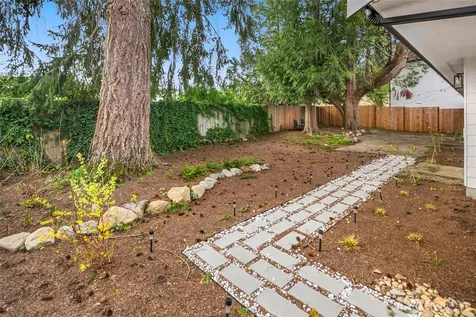 1402 N 136th Street Seattle WA 98133