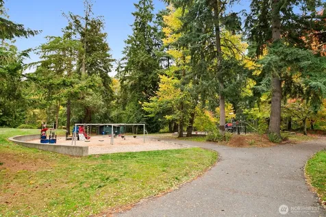 1402 N 136th Street Seattle WA 98133