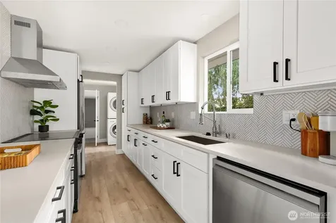 1402 N 136th Street Seattle WA 98133