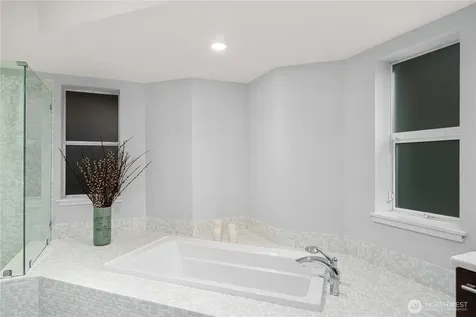 11122 NE 41st Drive Kirkland WA 98033