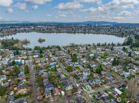 713 N 70th Street Seattle WA 98103