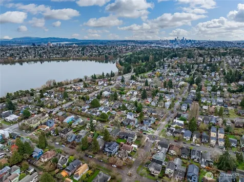 713 N 70th Street Seattle WA 98103