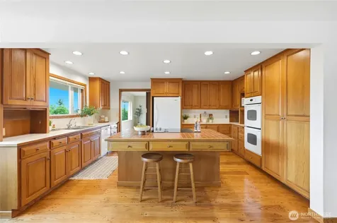 531 View Ridge Drive Everett WA 98203