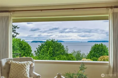 531 View Ridge Drive Everett WA 98203
