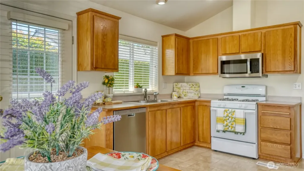 8806 60th Avenue E Puyallup WA 98371