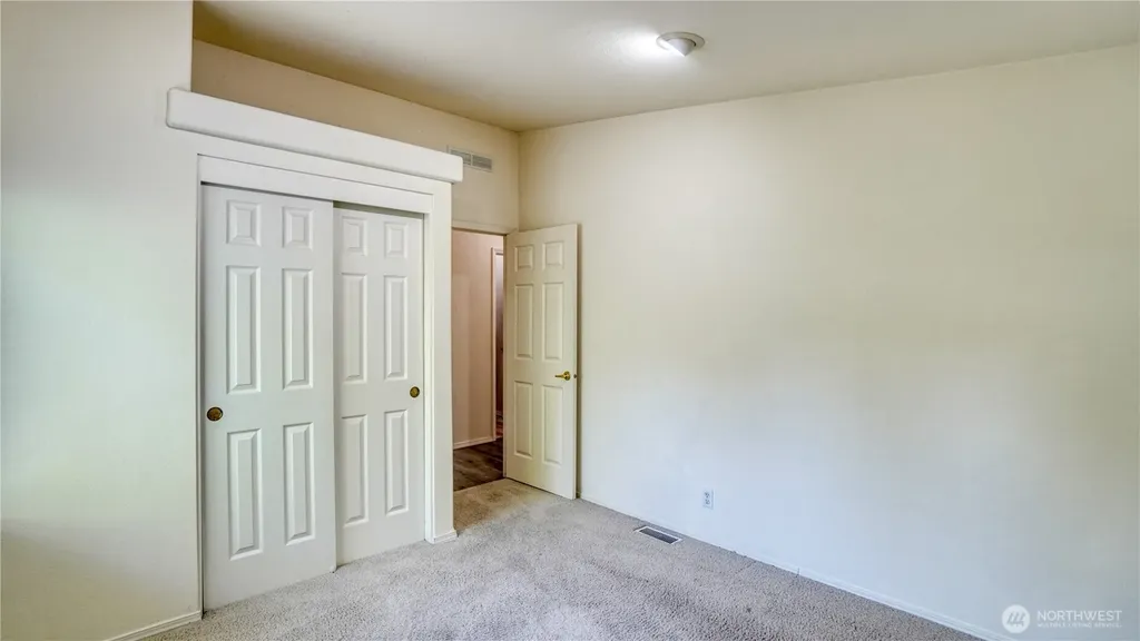8806 60th Avenue E Puyallup WA 98371