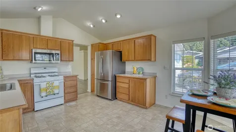 8806 60th Avenue E Puyallup WA 98371