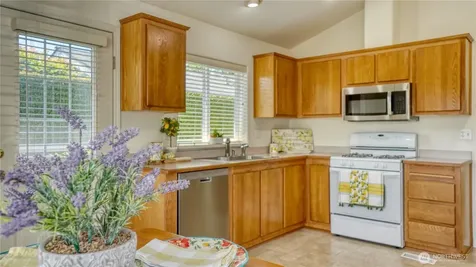 8806 60th Avenue E Puyallup WA 98371