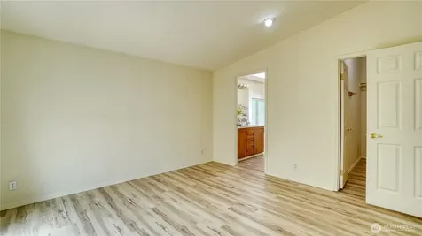8806 60th Avenue E Puyallup WA 98371