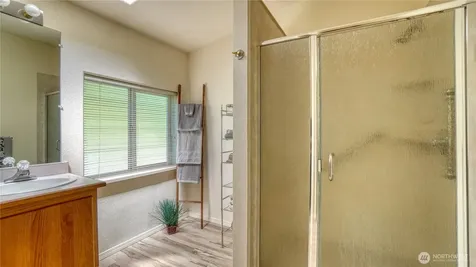 8806 60th Avenue E Puyallup WA 98371