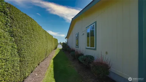 8806 60th Avenue E Puyallup WA 98371