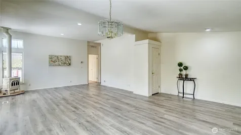 8806 60th Avenue E Puyallup WA 98371