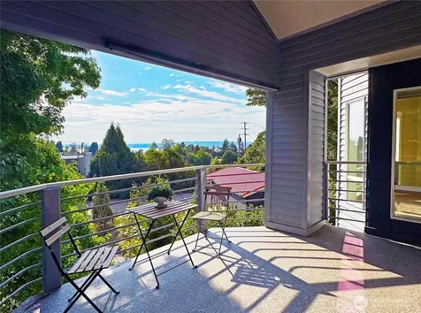 10834 NE 68th Street Kirkland WA 98033