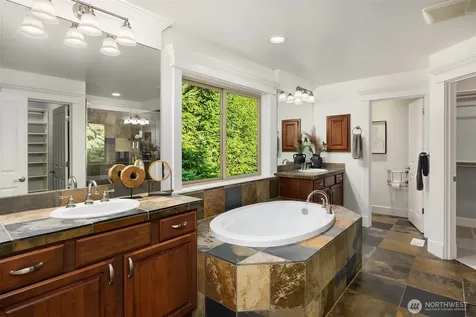 2989 NE Davis Loop Issaquah WA 98029