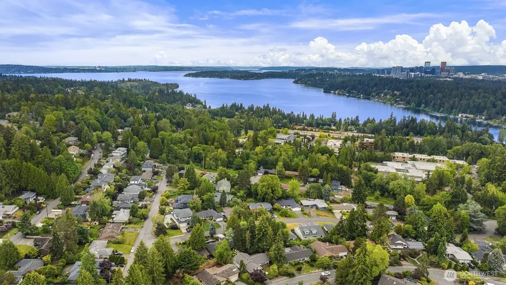 9712 SE 41st Mercer Island WA 98040