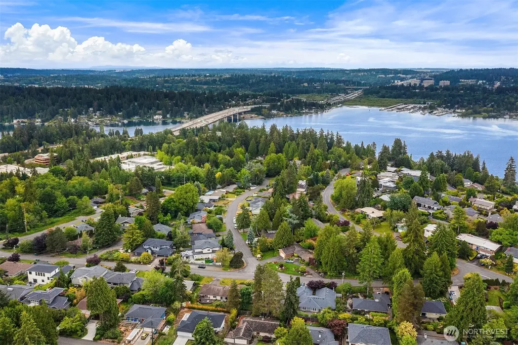 9712 SE 41st Mercer Island WA 98040
