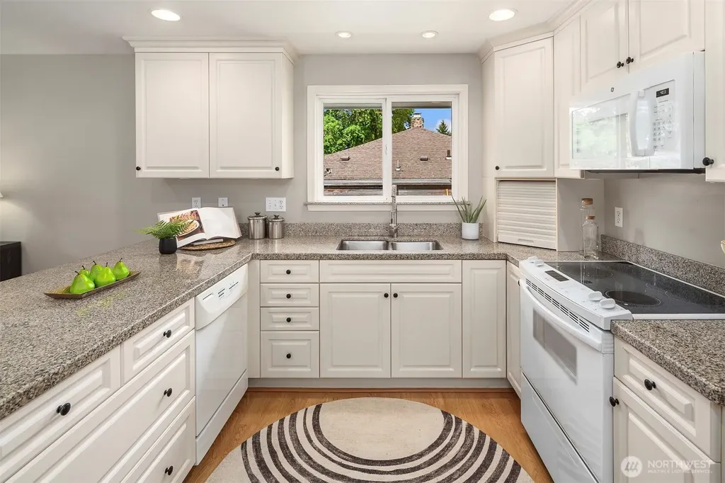9712 SE 41st Mercer Island WA 98040