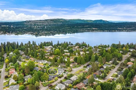 9712 SE 41st Mercer Island WA 98040