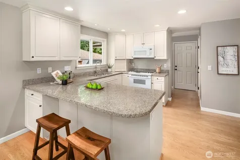 9712 SE 41st Mercer Island WA 98040