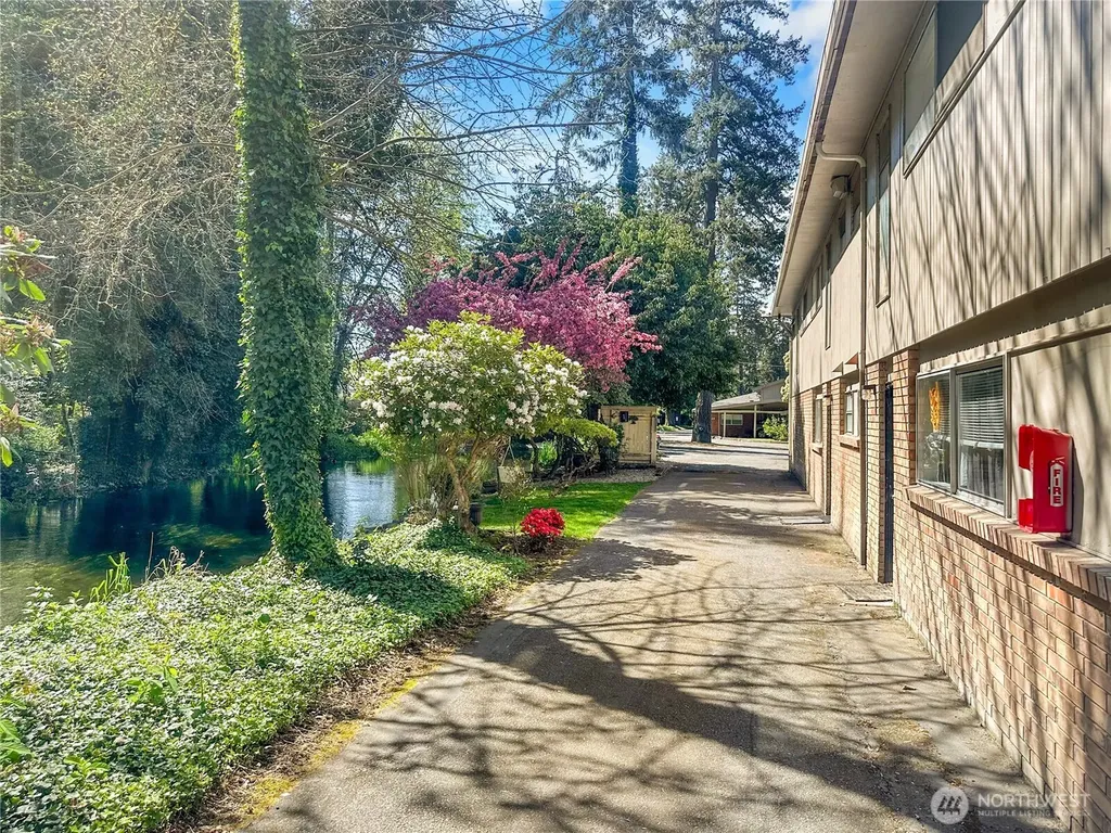12413 Bridgeport Way SW Lakewood WA 98499