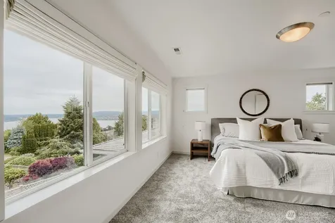 7426 S 114th Street Seattle WA 98178