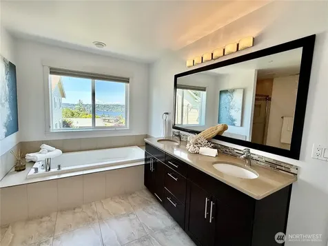 7426 S 114th Street Seattle WA 98178