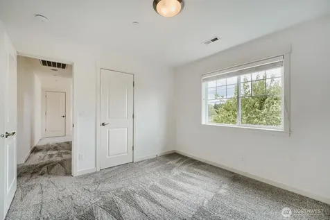 7426 S 114th Street Seattle WA 98178