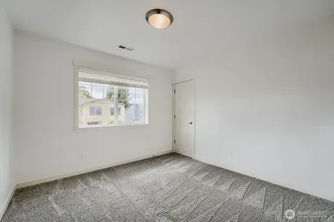 7426 S 114th Street Seattle WA 98178