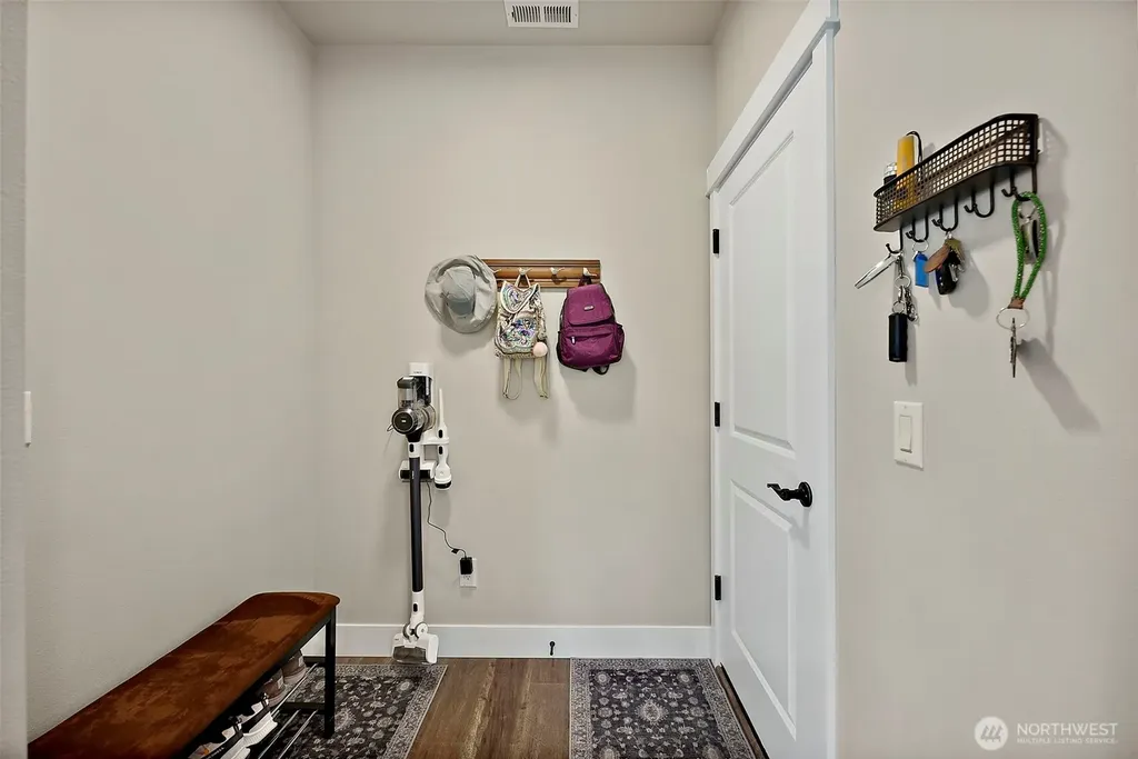18581 Alpita Court NE Poulsbo WA 98370
