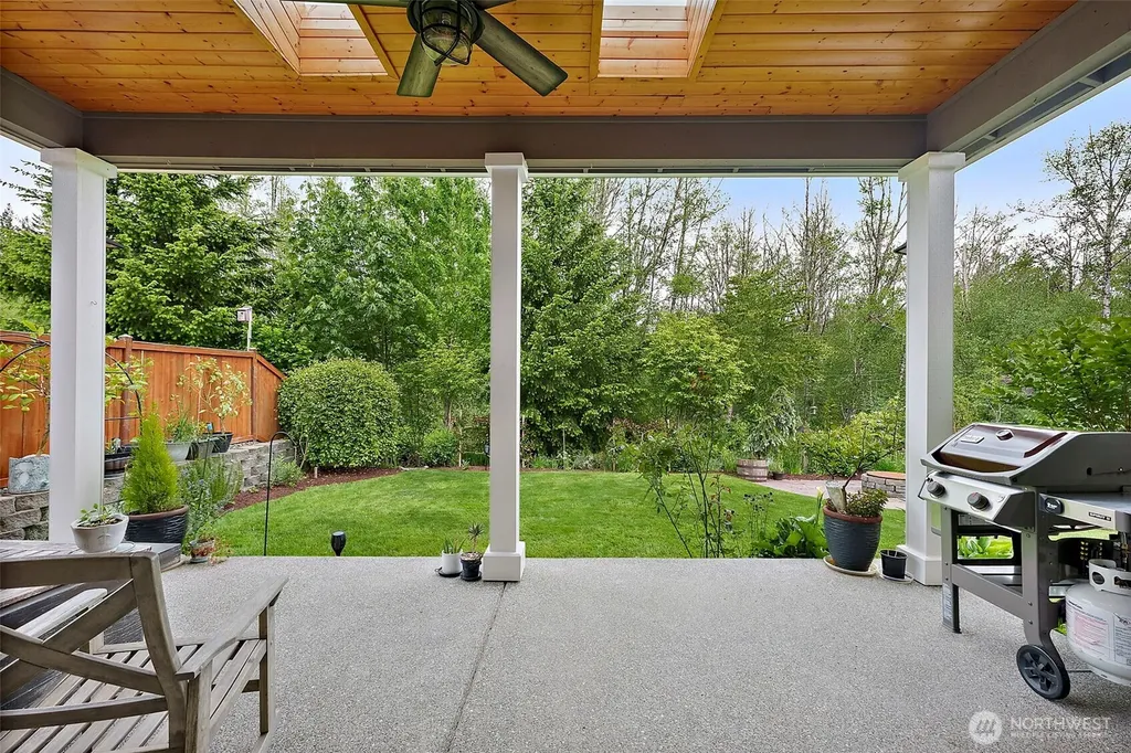 18581 Alpita Court NE Poulsbo WA 98370