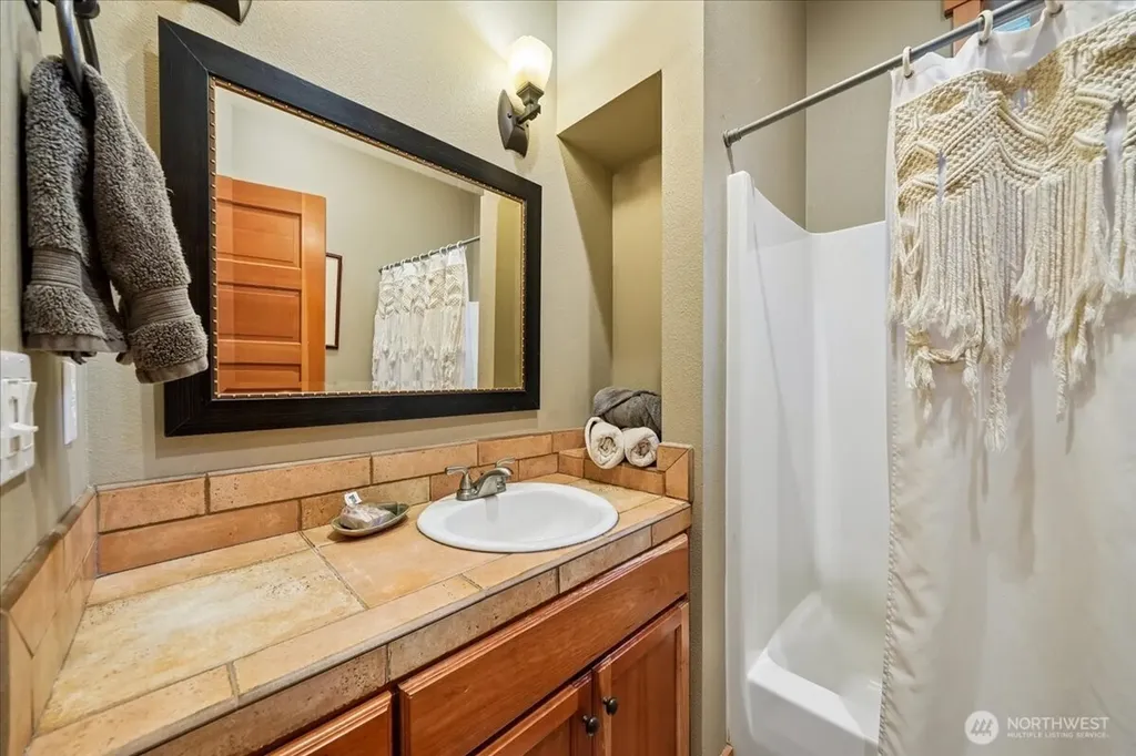 10507 Pioneer Drive Anderson Island WA 98303