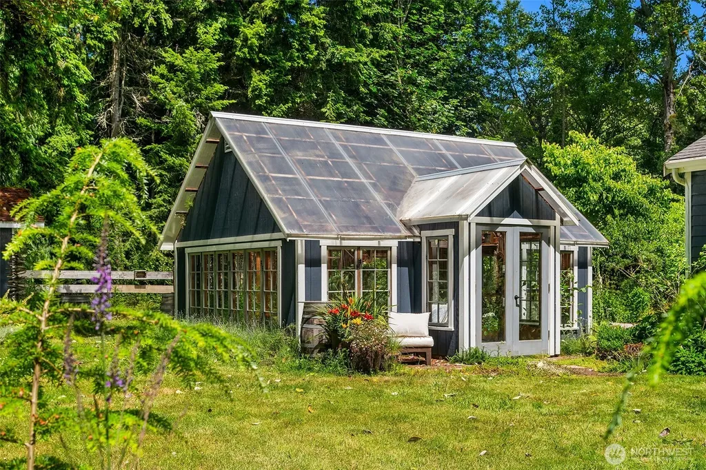 12032 Vashon Highway SW Vashon WA 98070