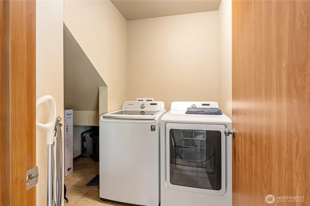 4610 Elmwood Drive Blaine WA 98230