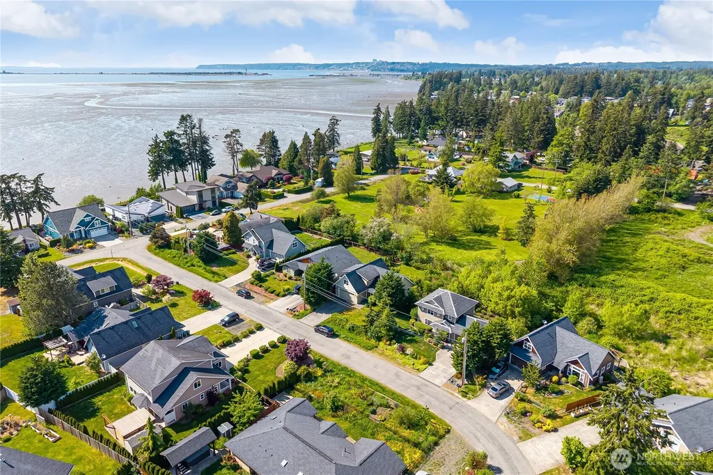 4610 Elmwood Drive Blaine WA 98230