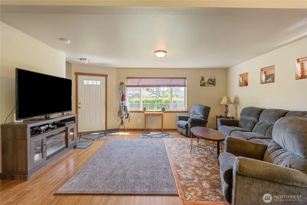 4610 Elmwood Drive Blaine WA 98230