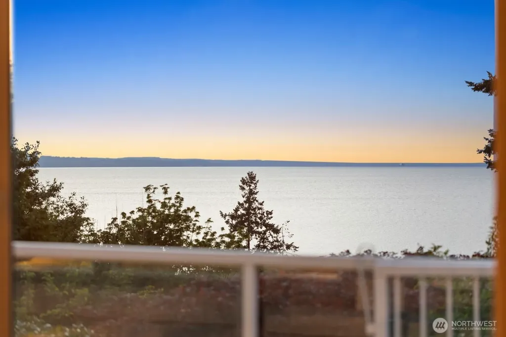 16858 76th Avenue W Edmonds WA 98026