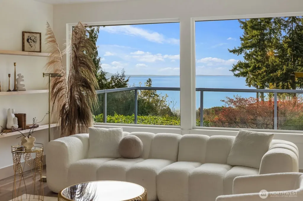 16858 76th Avenue W Edmonds WA 98026
