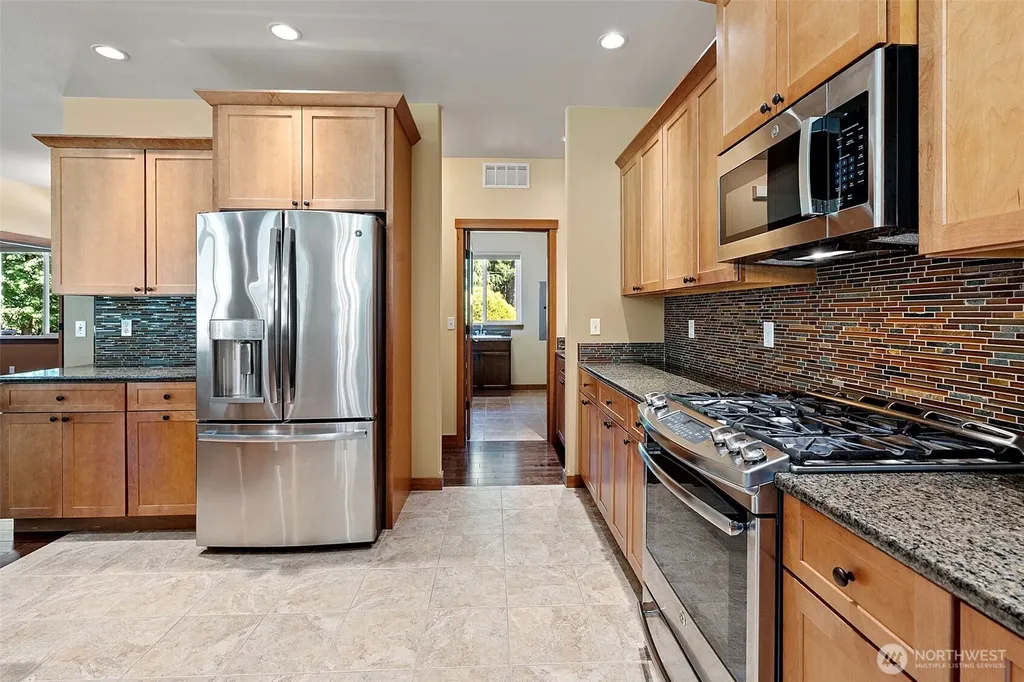 6243 Sunrise Beach Road NW Olympia WA 98502
