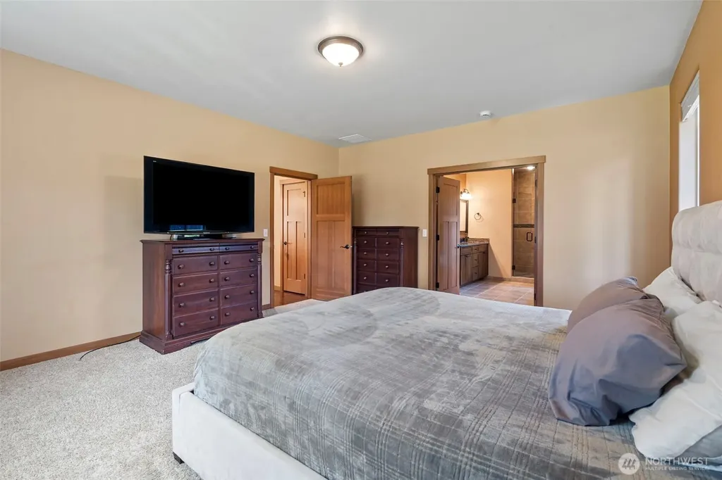 6243 Sunrise Beach Road NW Olympia WA 98502