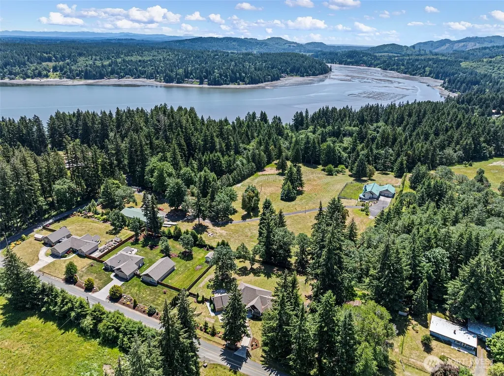 6243 Sunrise Beach Road NW Olympia WA 98502