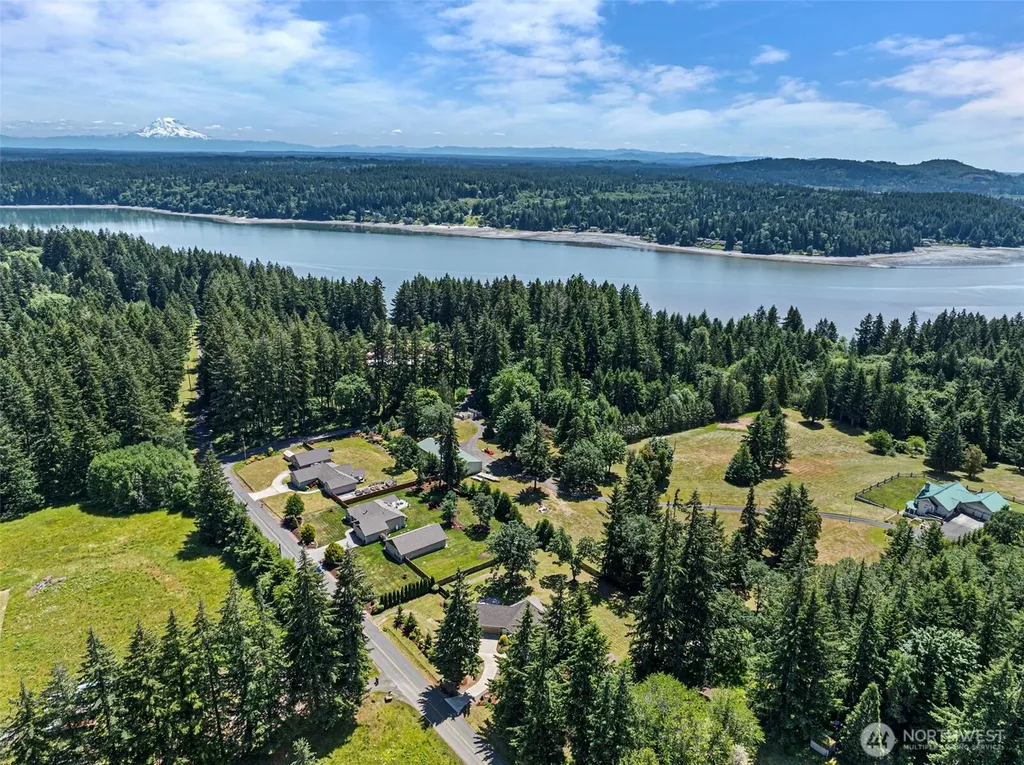 6243 Sunrise Beach Road NW Olympia WA 98502