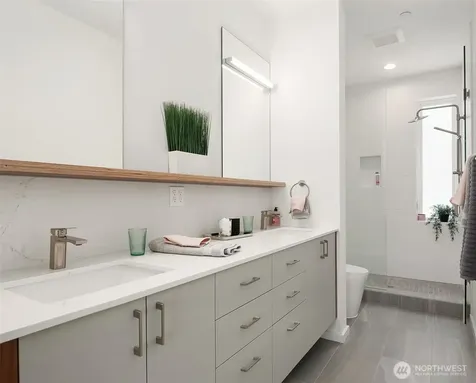 633 13th Avenue E Seattle WA 98102
