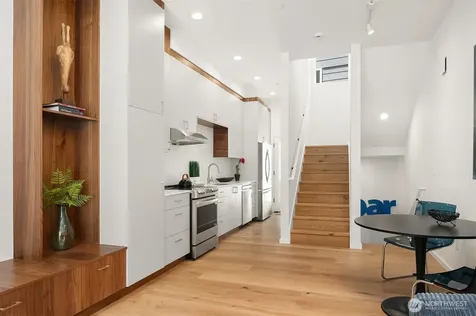 633 13th Avenue E Seattle WA 98102