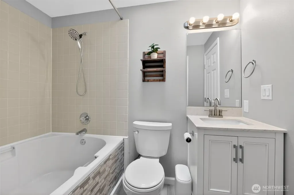 2636 NE Coventry Place Bremerton WA 98311