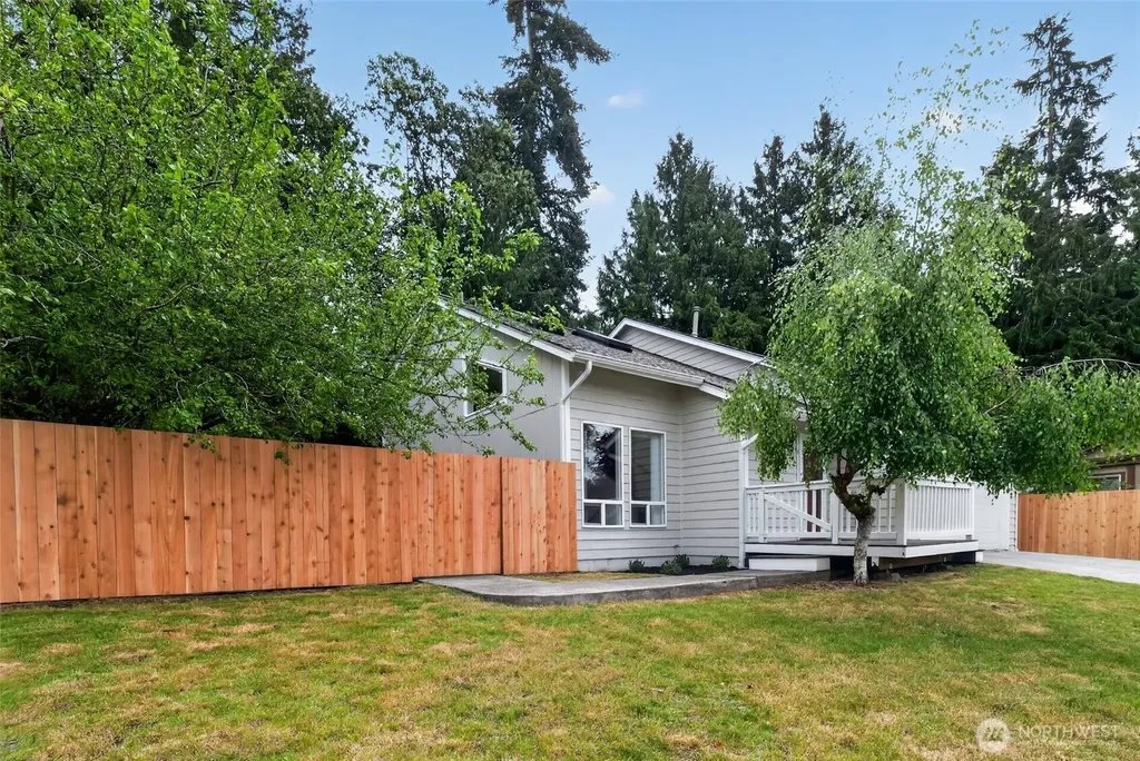 2636 NE Coventry Place Bremerton WA 98311
