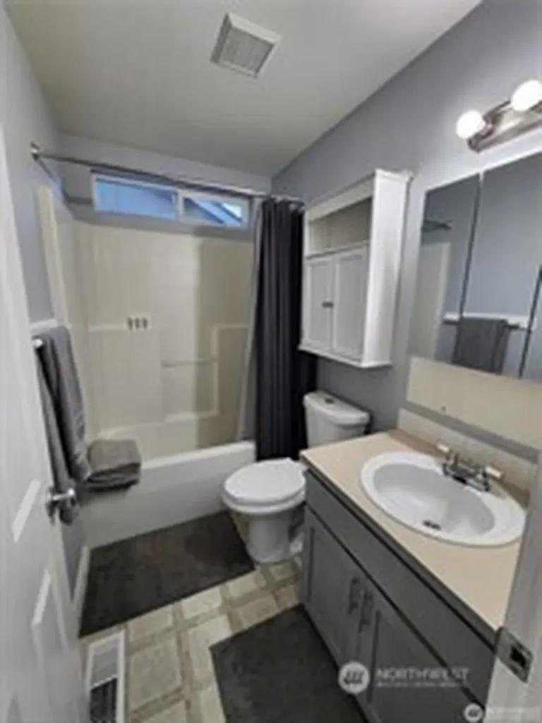 3021 70th Way SW Tumwater WA 98512