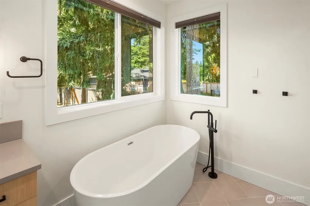 11327 113th Place NE Kirkland WA 98033