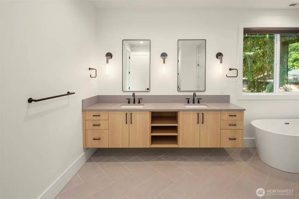 11327 113th Place NE Kirkland WA 98033